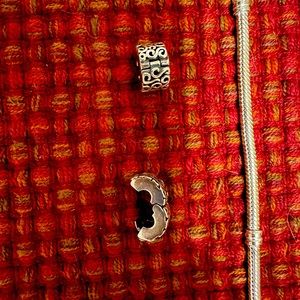 Pandora base bracket with spacing brackets